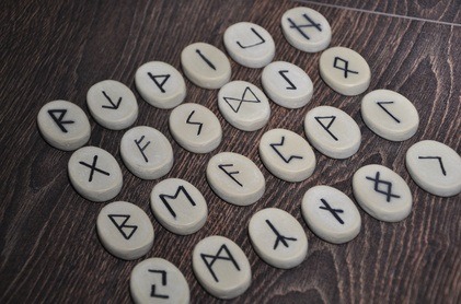 Tirage runes amour oui non